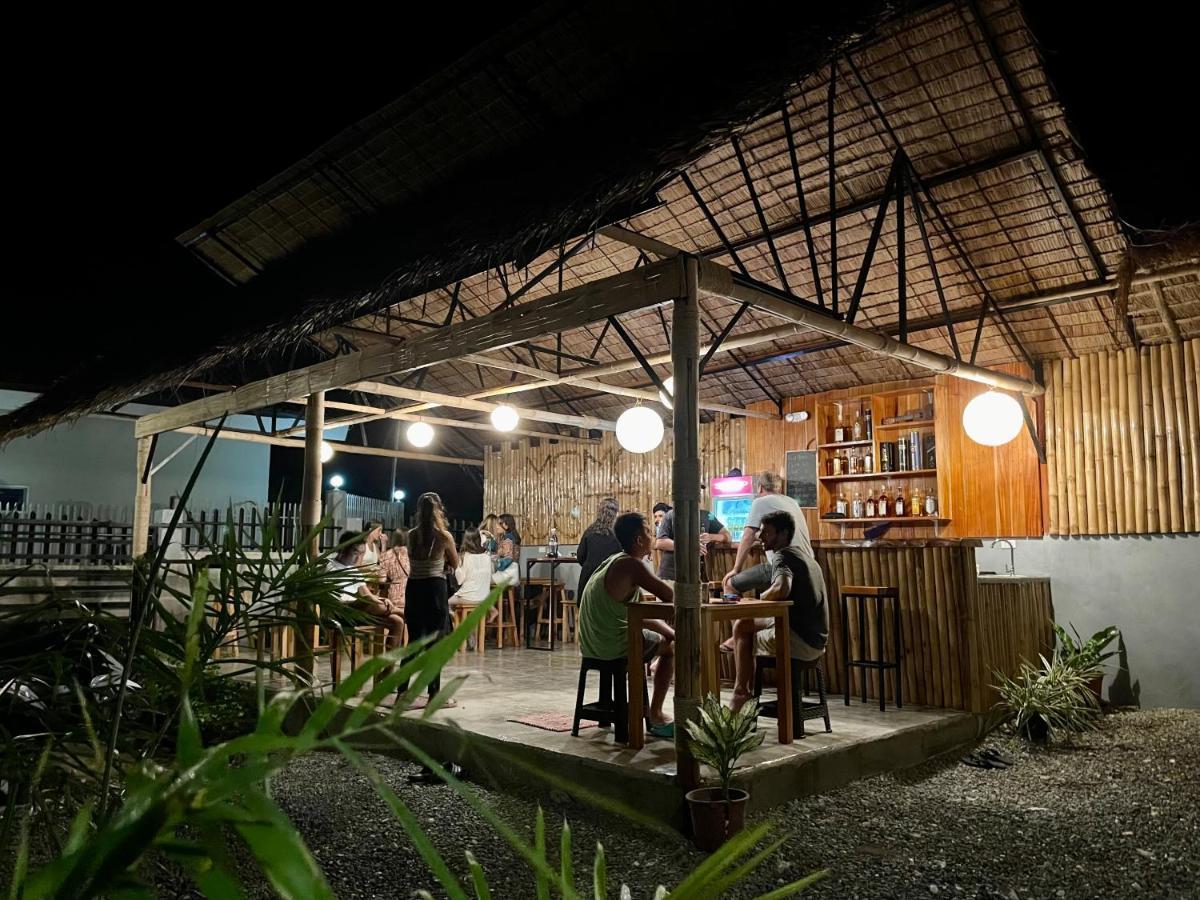 Momo Hostel Moalboal Ngoại thất bức ảnh
