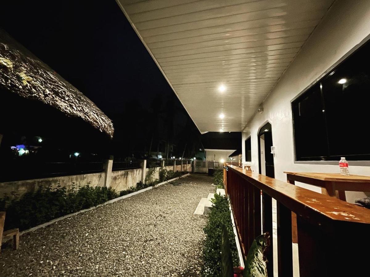 Momo Hostel Moalboal Ngoại thất bức ảnh