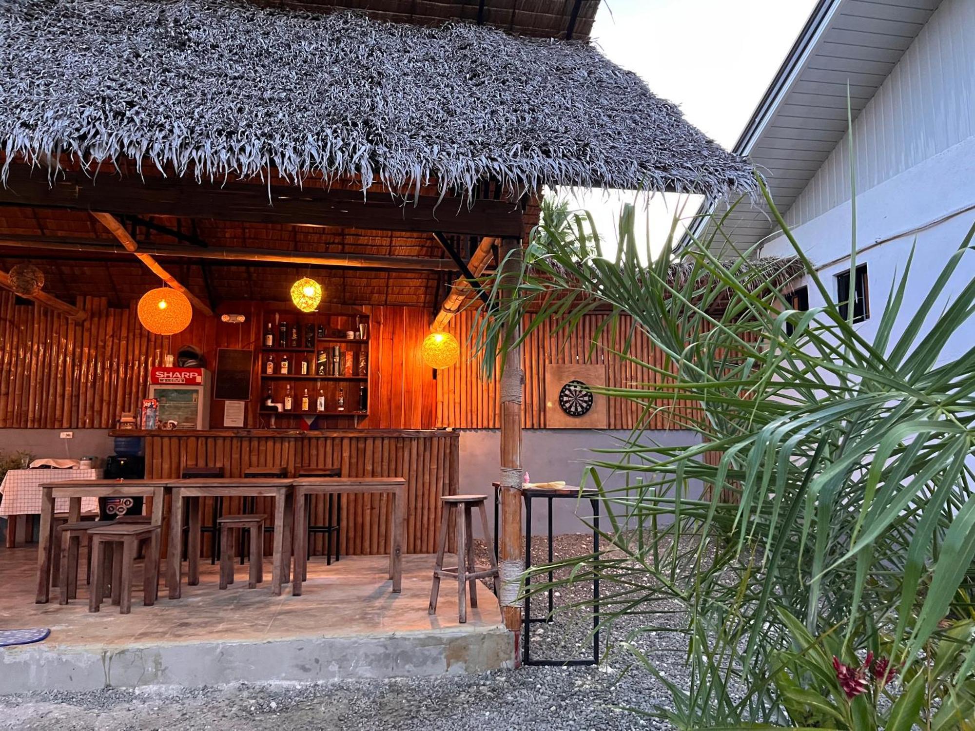 Momo Hostel Moalboal Ngoại thất bức ảnh